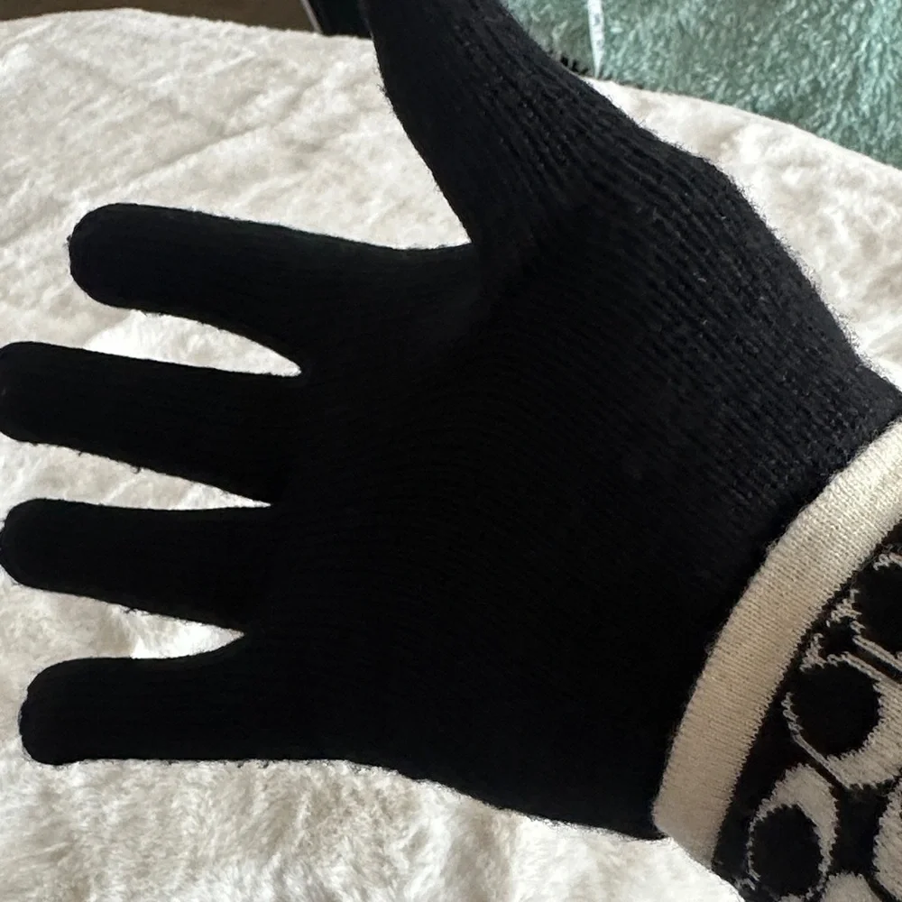 Classic Reversible B&WCoach Monogrammed Knit Scarf & Gloves Set Size 48*8